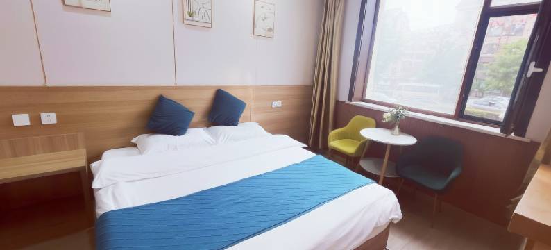 红豆杉宾馆(长白山北坡集散中心云顶市集店)图片