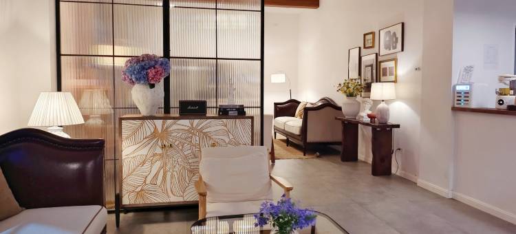 岑巩埃菲艺术酒店图片