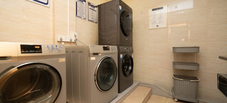 艺龙玺程国际酒店(深圳松岗琥珀市场店)图片