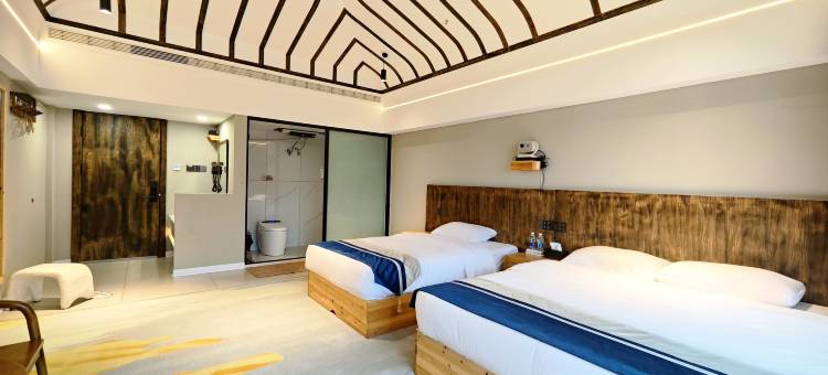 额尔古纳黑山头镇牧云右岸雅居酒店图片