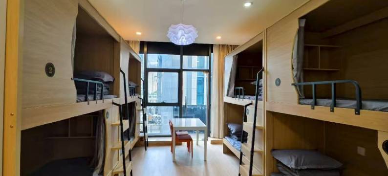 三顾青年旅舍(蓝天市心广场店)图片