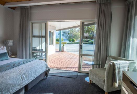 Radfords on the Lake Hotel Overview