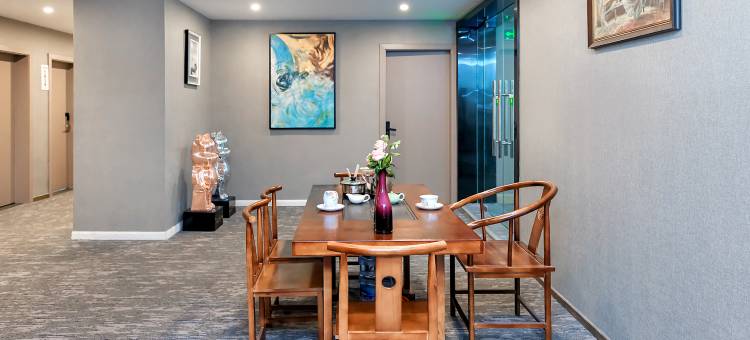 波罗的海酒店(重庆解放碑步行街洪崖洞店)图片