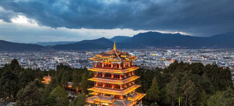 夕雅图·Tomorrow丨观山雪景度假酒店(丽江千古情高铁站店)图片