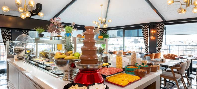 伊斯坦布尔希什利温德姆华美达安可酒店(Ramada Encore by Wyndham Istanbul Sisli)图片