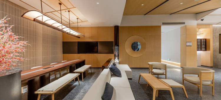 建国璞隐酒店(上海曹路招商花园城顾唐路地铁站店)图片