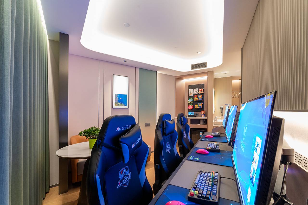 叶与晨电竞电影酒店(天津站津湾广场店)图片
