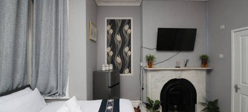 利兹OYO伍德维尔旅馆(Woodville Lodge Leeds Free Parking Direct Bus to City Centre)图片