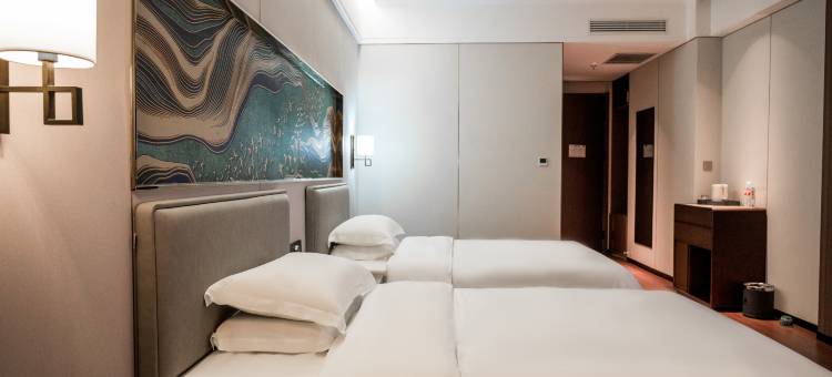 如家旗下UP华驿精选酒店(呼伦贝尔市莫力达瓦达斡尔族中学店)图片