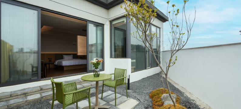 南岸·悦舍酒店(东山南门湾店)图片