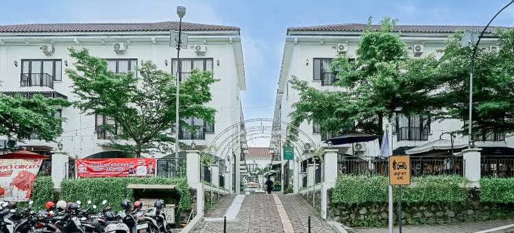 Jember Town Square Apartment by Calli Rooms图片