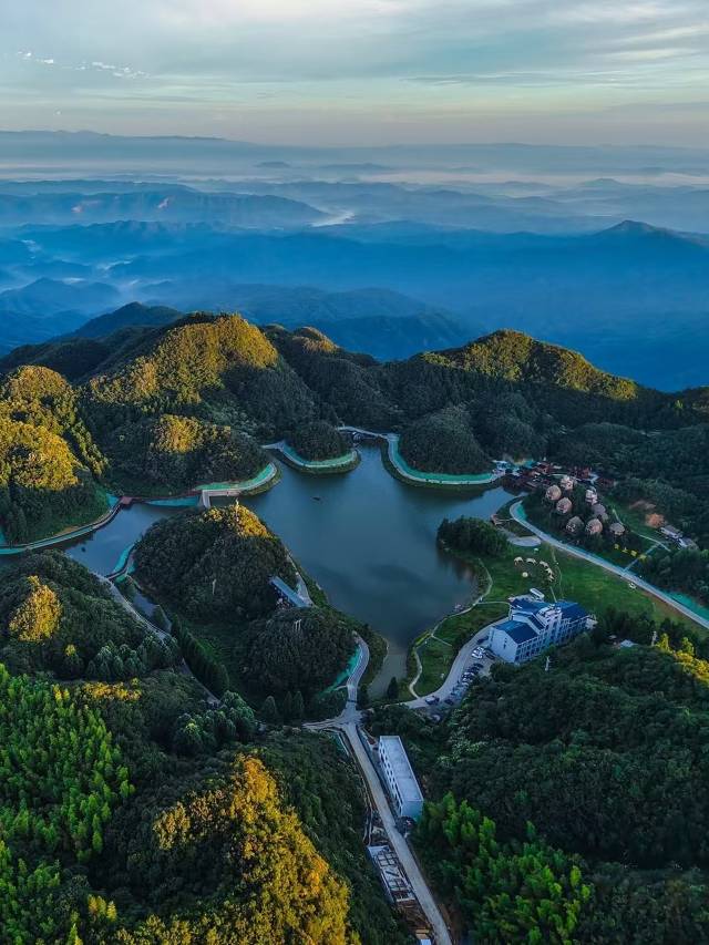 谷莫尼·River View滨江高空江景酒店(溆浦流金广场店)图片