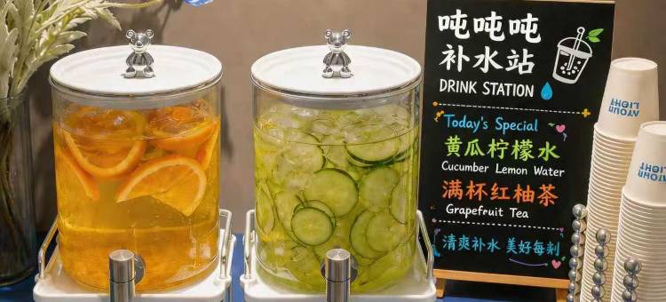 上海外滩大世界地铁站轻居酒店图片