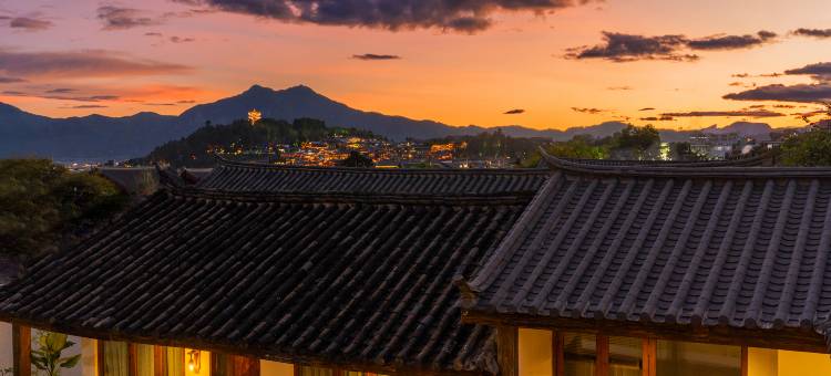 栖岸·Sunshine奢居半山古城全景美宿图片