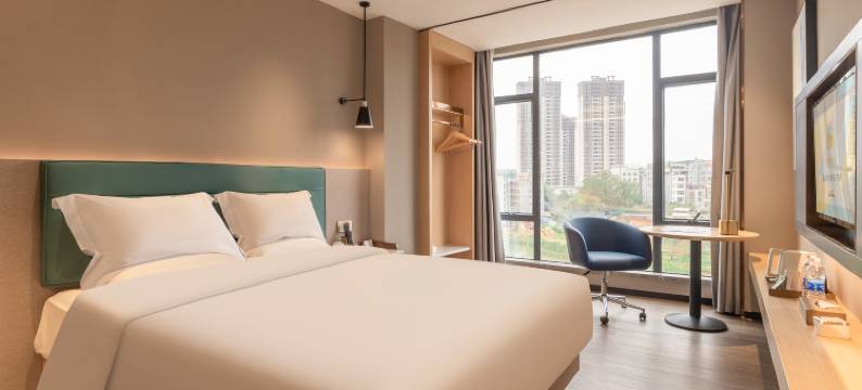 潮曼酒店(化州平定店)图片