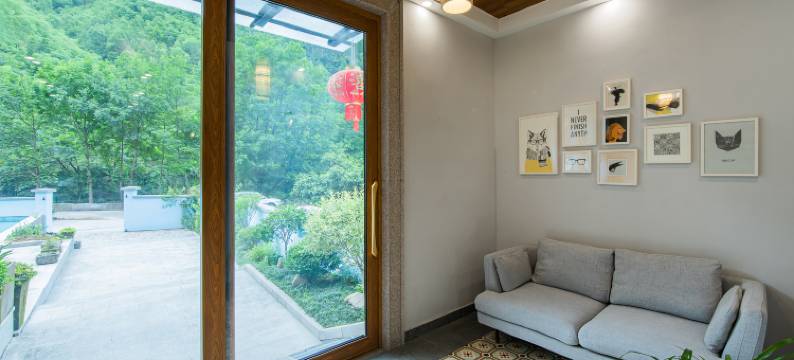 闲栖庭·星空泳池溪畔野奢亲子度假villa(安吉深溪峡谷漂流店)图片