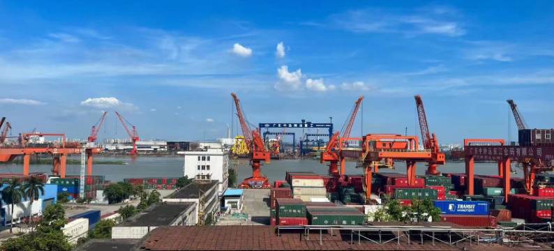 花洲公寓(广州黄埔新港地铁站店)图片