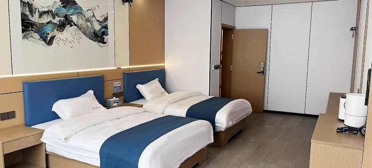 类乌齐睿轩智慧酒店图片