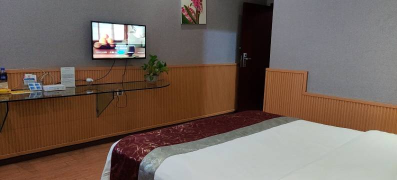 荣县月亮弯酒店图片