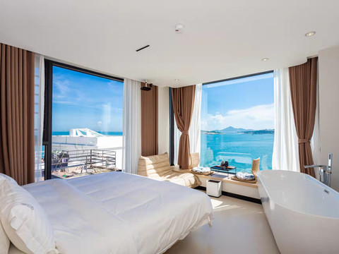 东山悠蓝民宿(风动石景区南门湾店)