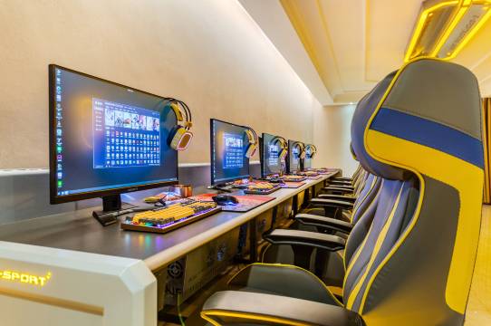 寓约电竞酒店(广州市桥地铁站易发步行街店)