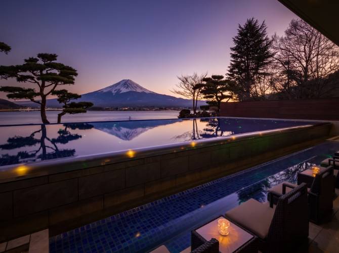 秀峯閣湖月 秀峯閣湖月