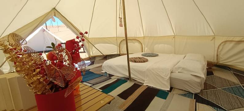 沙漠星光露营地图片