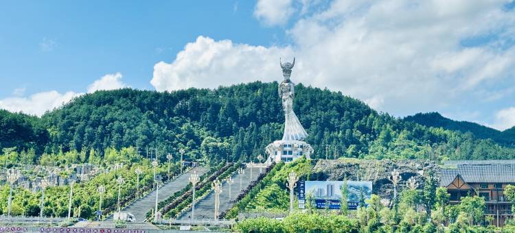 剑河温泉酒店(仰阿莎广场店)图片