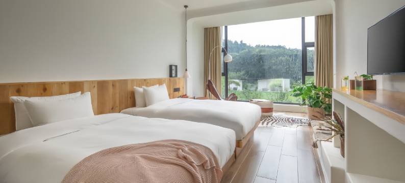 在村上·莫干山温泉度假民宿(萤火虫基地店)图片