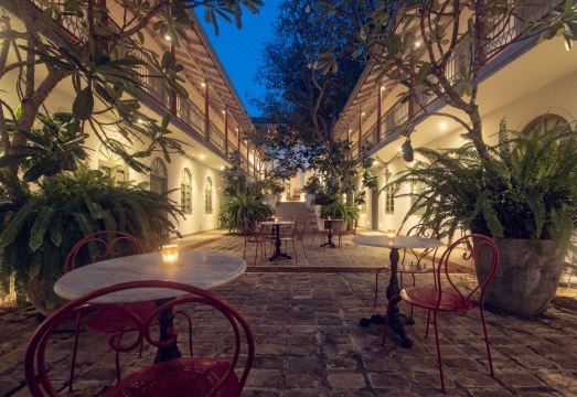 Fort Bazaar Hotel Overview