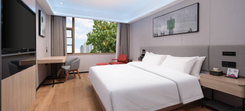 兰庭大酒店(鄂州站鄂州高中店)图片