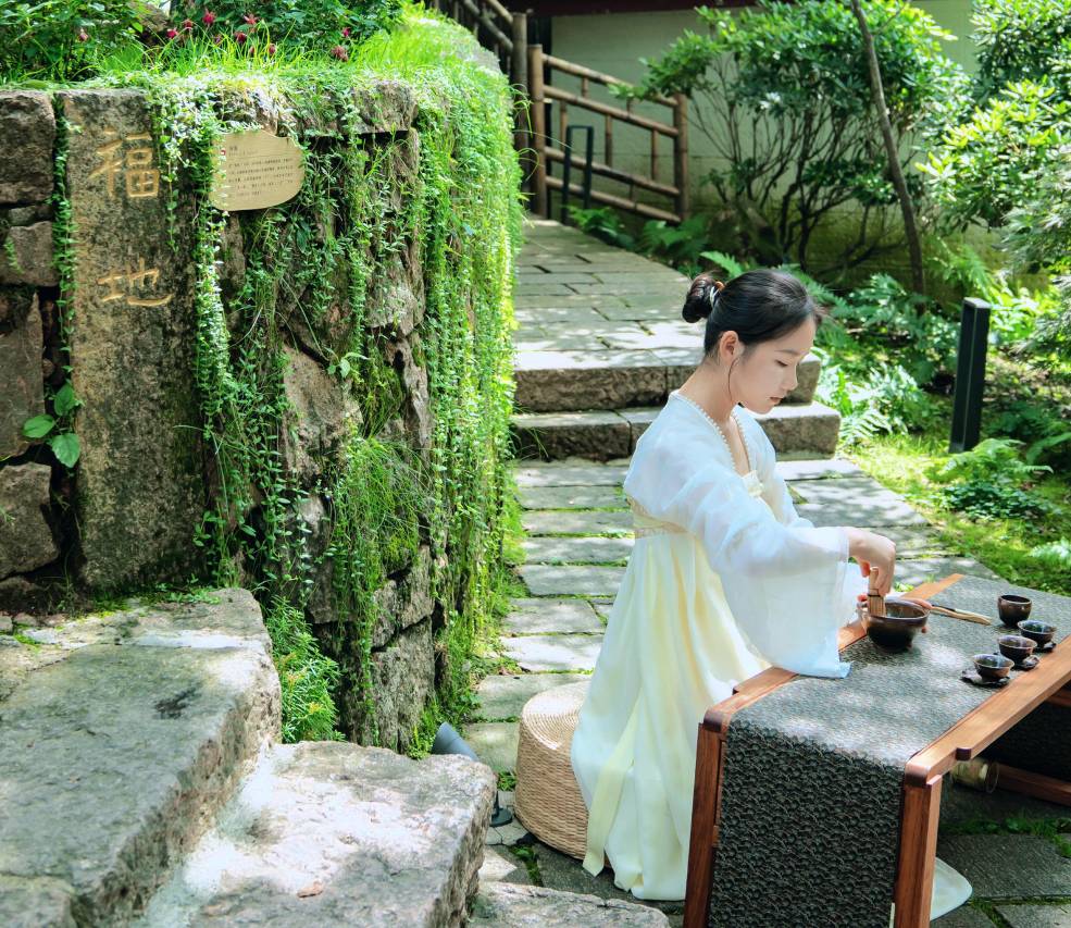 雲亼·曙光里图片