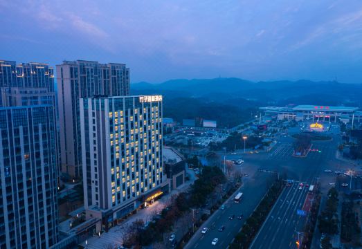 竹子逸林酒店（岳阳楼区高铁东站店）外景图