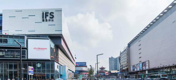 云驿江景酒店(长沙五一广场培元桥地铁站店)图片