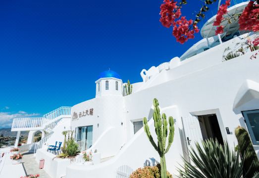 Sound on the Clouds Hotel Santorini, Dali Hotel Overview