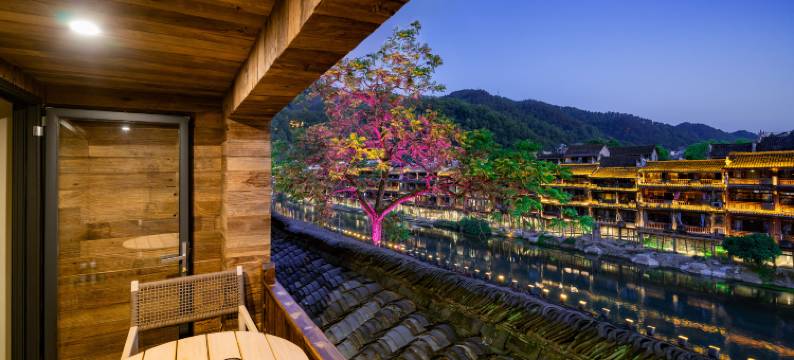 花语清晨江景民宿(凤凰古城虹桥店)图片