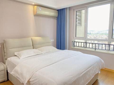 烟台玖居公寓(养马岛龙湖葡醍商业街店)