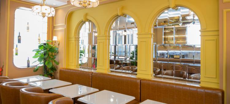 拉弗勒高级中央公寓酒店(La Fleur Premium Central Apartment Hotel)图片