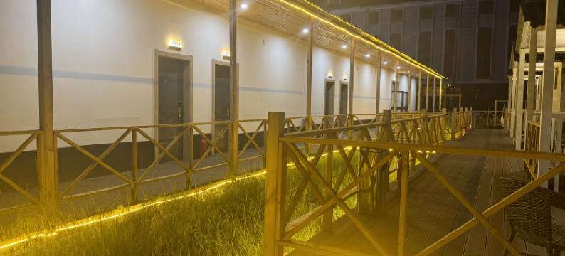 巴音布鲁克栖岭雅居图片