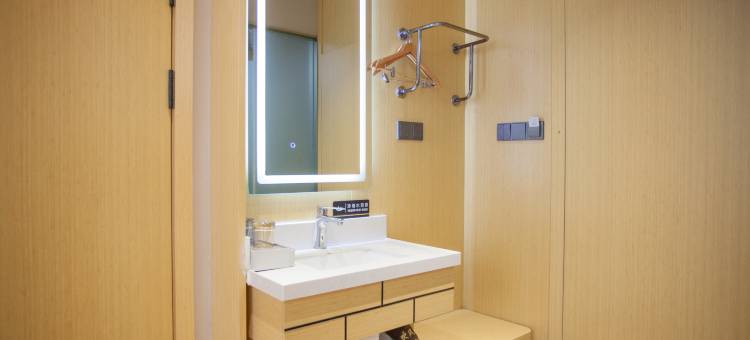 朵雅酒店(乌鲁木齐铁路局地铁站店)图片