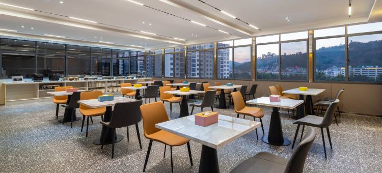 云朵智能酒店(北回归线标志园店)图片