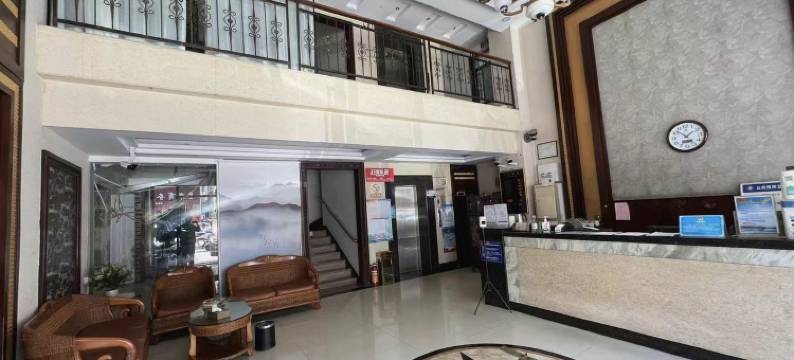 中山华裕酒店(中山古镇环球灯配城店)图片