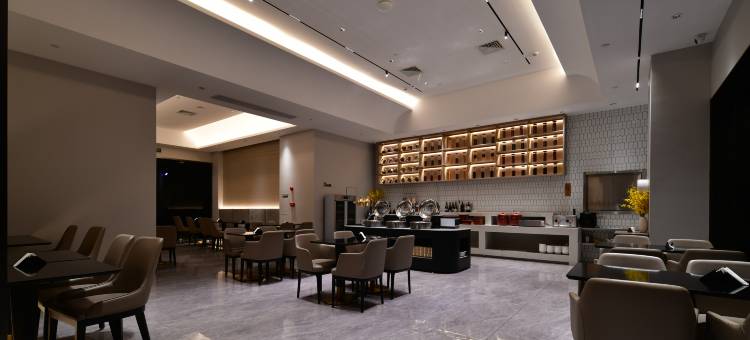 腾顽·ALIENWARE外星人电竞酒店(东莞南城西平地铁站店)图片