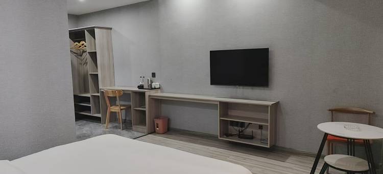 察布查尔·君辰电竞酒店(查鲁盖西街店)图片