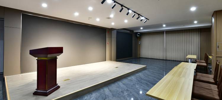 途客都市酒店(锡林浩特维多利广场店)图片