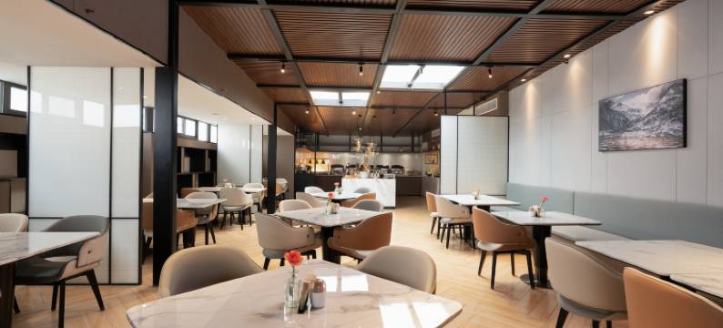 镇江火车站南徐大道亚朵酒店图片