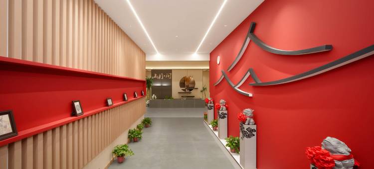 敦煌山月间酒店(鸣沙山月牙泉中门景区店)图片