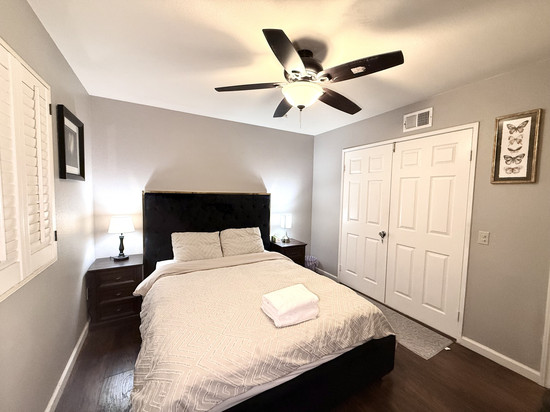 The Quiet Lux Room #3 with KB(Kingsize Bed)