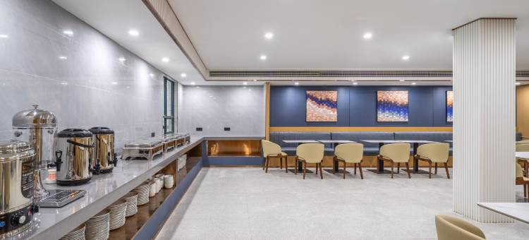 艺龙安云酒店(景德镇陶阳新村陶溪川文创街区店)图片