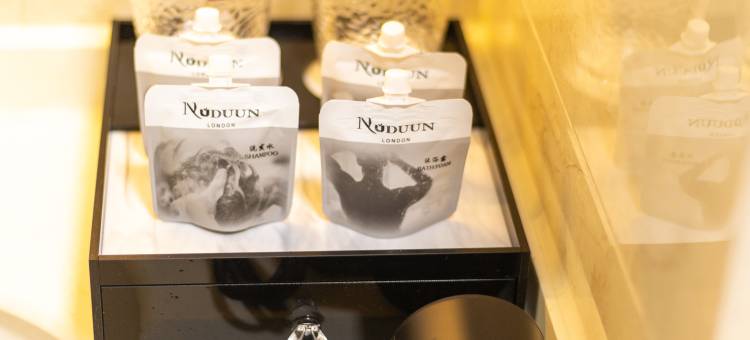 爱丽丝Alice影音城景公寓(青年大街彩电塔店)图片